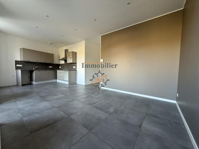 Location Appartement 3 pièces 56 m2 Saint Rome de Cernon
