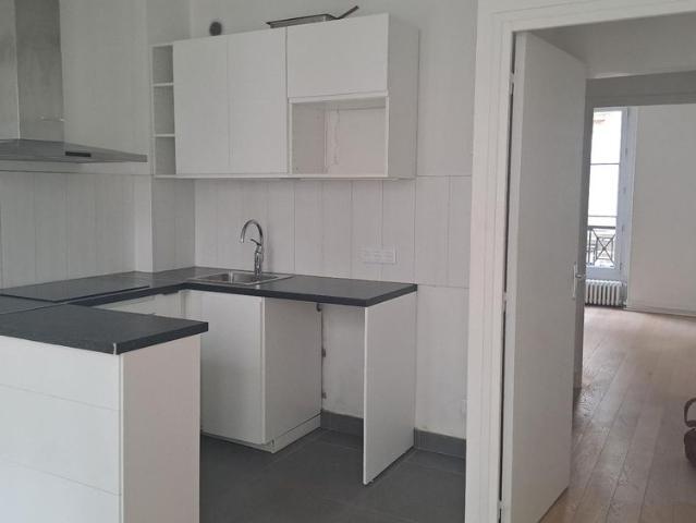 Location Appartement 3 pièces 56m² PARIS 10ème