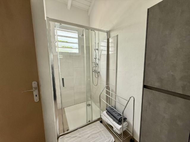 Location Appartement 3 pièces 56m² PETIT BOURG 97170