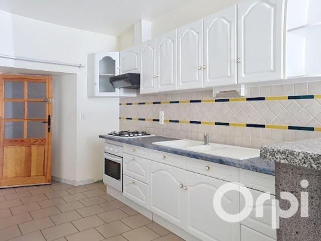 Location Appartement 3 pièces 58.63 m2 Ruynes en Margeride