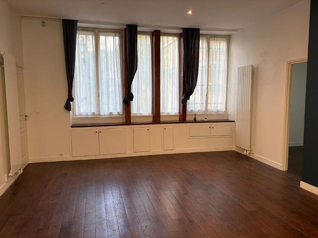 Location appartement 3 pièces, 58.61m², Paris 03