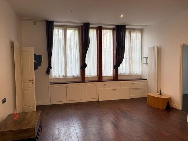 Location appartement 3 pièces, 58.61m², Paris 03
