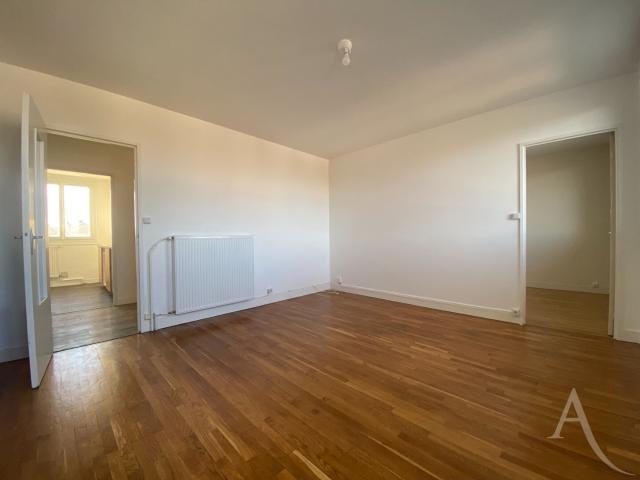 Location appartement 3 pièces, 58.70m², Bourges