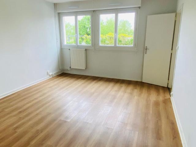 Location appartement 3 pièces, 58.00m², Orléans