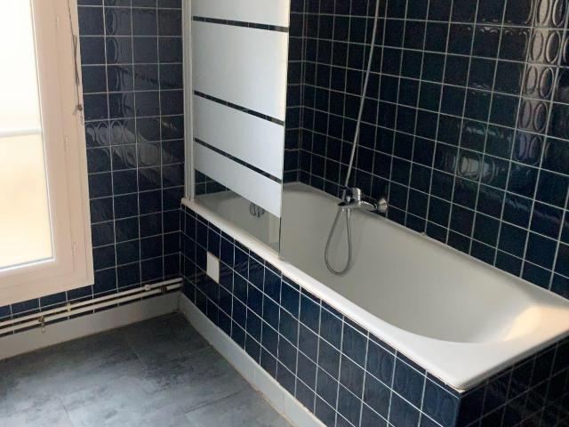 Location appartement 3 pièces 58 m² Paris 15E
