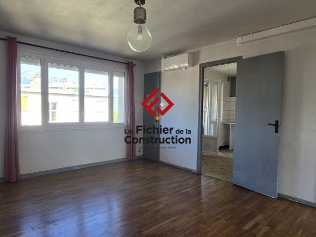 Location Appartement 3 pièces 58m² LA TRONCHE 38700