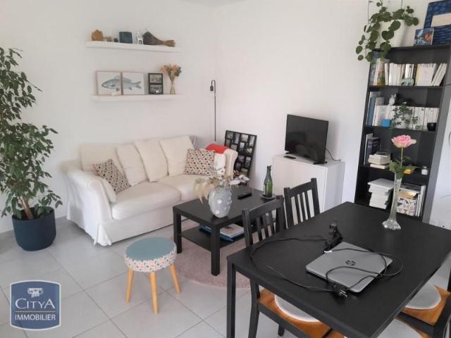 Location Appartement 3 pièces 58m² MARSEILLE 6ème