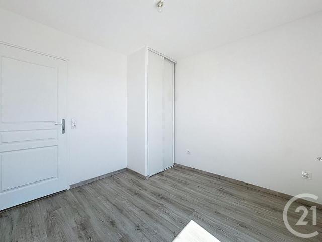 Location Appartement 3 pièces 58m² VAUX LE PENIL 77000
