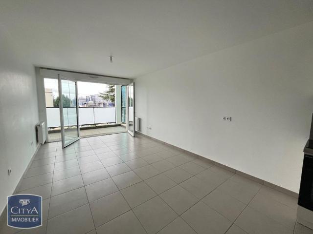 Location Appartement 3 pièces 58m² VAUX LE PENIL 77000