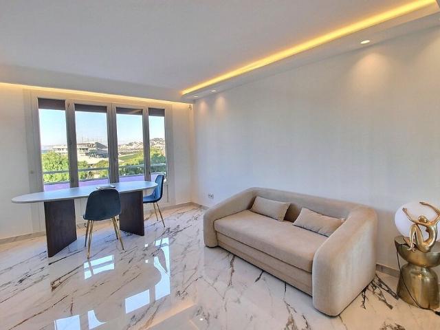 Location appartement 3 pièces, 59.00m², Marseille 08