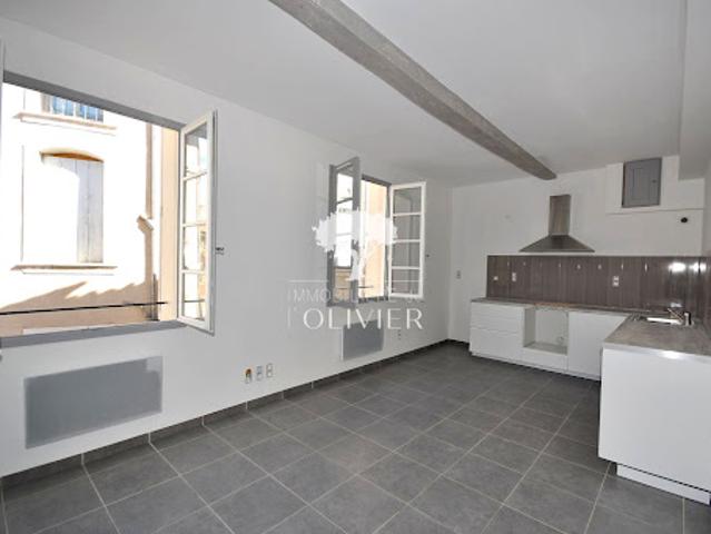 Location Appartement 3 pièces 59 m2 Apt