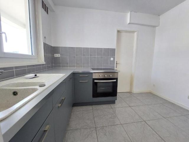 Location Appartement 3 pièces 59m² CAUDEBEC LES ELBEUF 76320