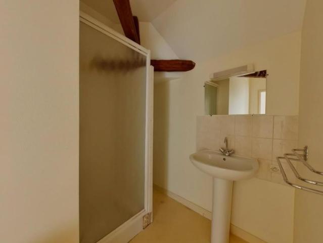 Location Appartement 3 pièces 59m² LENCLOITRE 86140