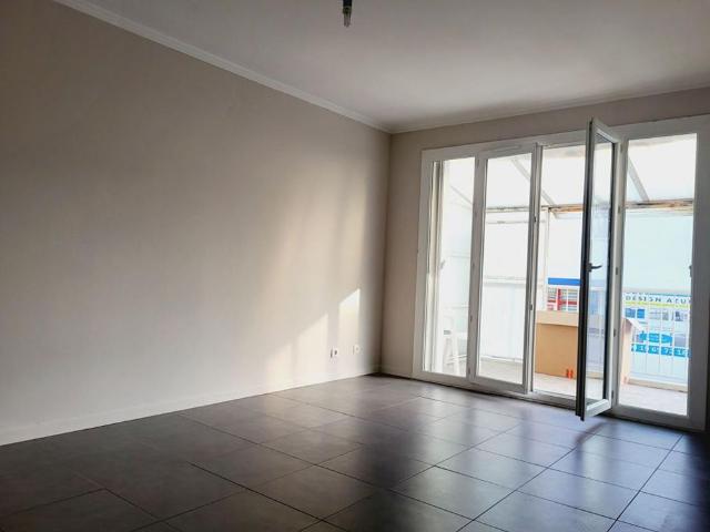 Location Appartement 3 pièces 59m² ST LAURENT DU VAR 06700
