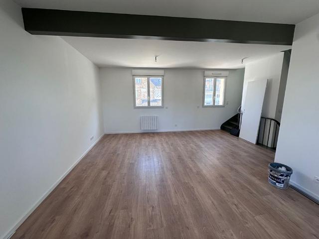 Location appartement 3 pièces, 63.00m², Poissy