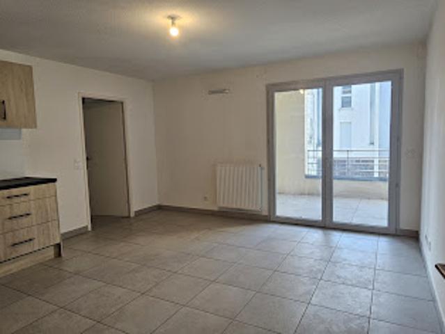 Location Appartement 3 pièces 63.29 m2 Nimes
