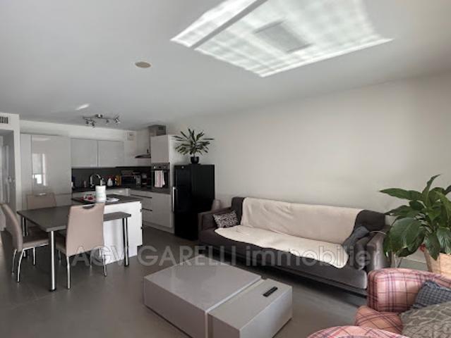 Location Appartement 3 pièces 63.34 m2 Hyeres
