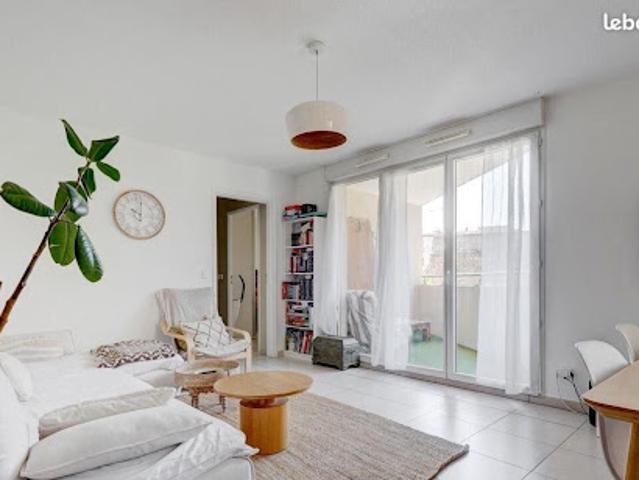 Location Appartement 3 pièces 63 m2 Marseille 4ème