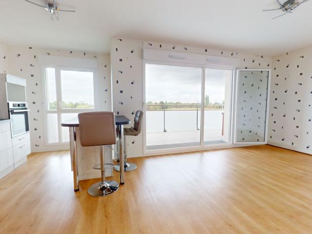 Location Appartement 3 pièces 63m² LONGVIC 21600