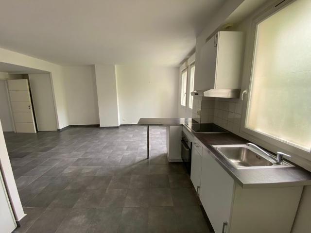 Location Appartement 3 pièces 63m² MARSEILLE 6ème