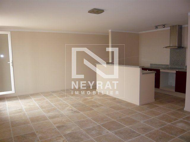 Location Appartement 3 pièces 63m² SEILLANS 83440