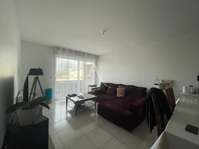Location appartement 3 pièces, 60.00m², Saintes