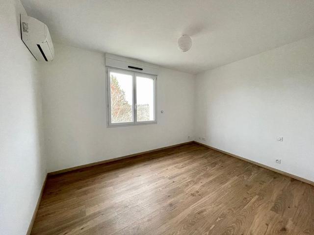 Location appartement 3 pièces, 60.00m², Saliès