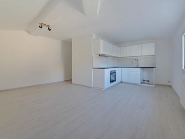 Location Appartement 3 pièces 60.2 m2 Saint Chamas