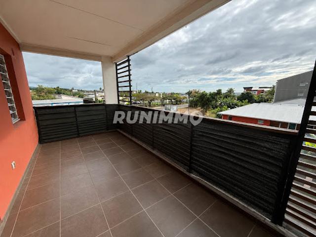 Location Appartement 3 pièces 60.32 m2 Saint Benoit
