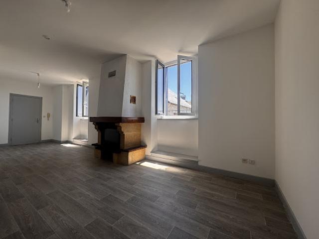 Location Appartement 3 pièces 60.39 m2 Saint Chély d'Apcher