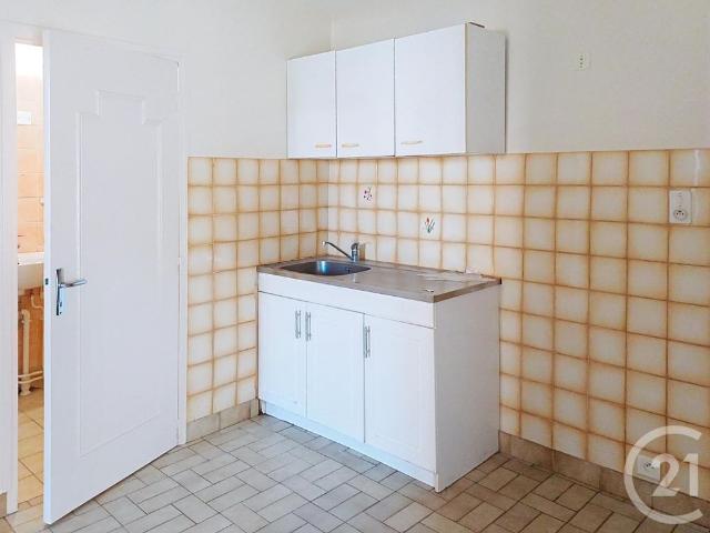 Location Appartement 3 pièces 60m² AIGUEPERSE 63260
