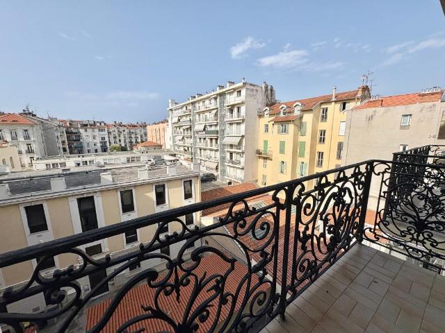 Location Appartement 3 pièces 60m² NICE 06000