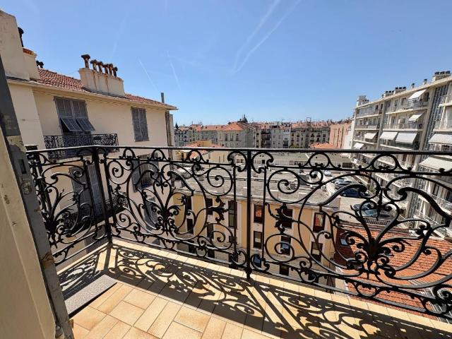 Location Appartement 3 pièces 60m² NICE 06000