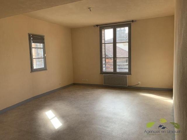 Location Appartement 3 pièces 60m² ST LEONARD DE NOBLAT 87400
