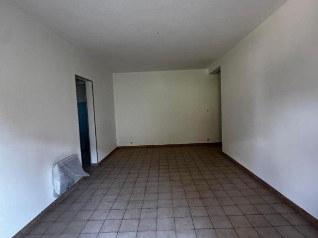 Location Appartement 3 pièces 60m² ST MAXIMIN LA STE BAUME 83470
