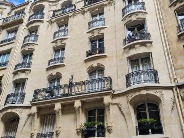 Location Appartement 3 pièces 60m² PARIS 17ème