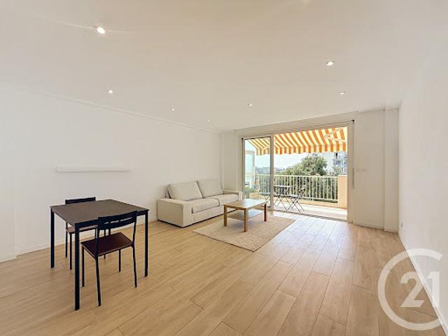 Location Appartement 3 pièces 61.32 m2 Cannes