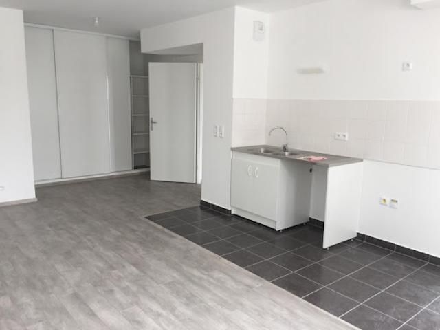 Location Appartement 3 pièces 61 m2 Évry Courcouronnes