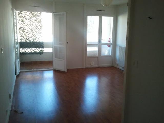 Location Appartement 3 pièces 61 m2 Marseille 8ème