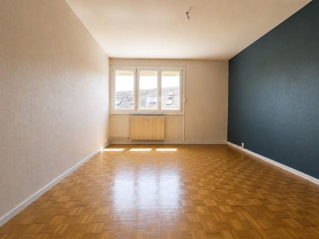 Location Appartement 3 pièces 61m² LONGVIC 21600