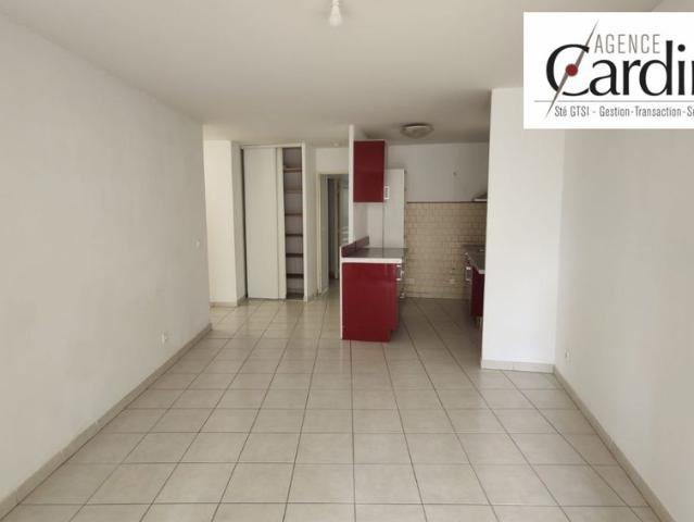 Location Appartement 3 pièces 61m² MARSEILLE 10ème