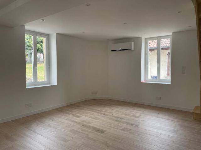 Location Appartement 3 pièces 61m² ST GENIX SUR GUIERS 73240