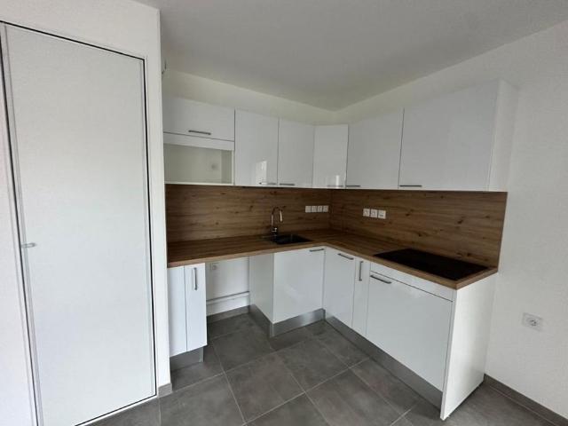 Location Appartement 3 pièces 62m² LE BOURGET DU LAC 73370