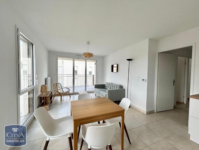 Location Appartement 3 pièces 62m² LYON 8ème