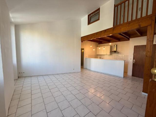 Location Appartement 3 pièces 62m² MARSEILLE 6ème