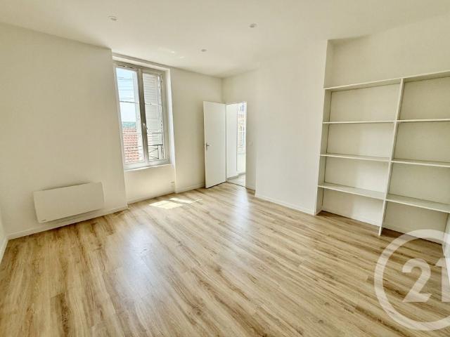 Location Appartement 3 pièces 62m² SOUPPES SUR LOING 77460