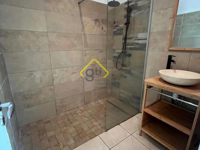 Location Appartement 3 pièces 62m² ST ANDRE 97440