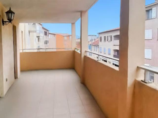 Location Appartement 3 pièces 67.76 m2 Carqueiranne