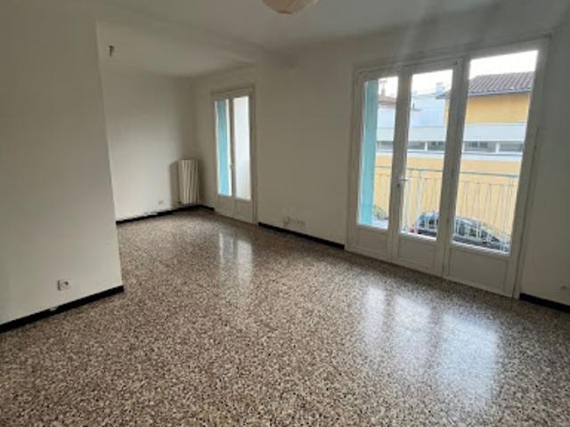 Location Appartement 3 pièces 67.06 m2 Nimes