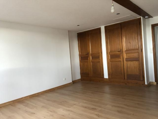 Location Appartement 3 pièces 67m² LA ROCHE CHALAIS 24490